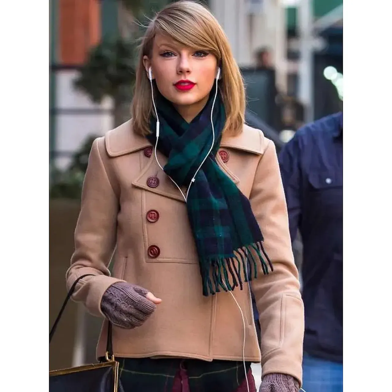 Taylor Swift In New York Street Peacoat